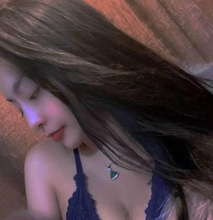 柔情似水的乖巧妹子