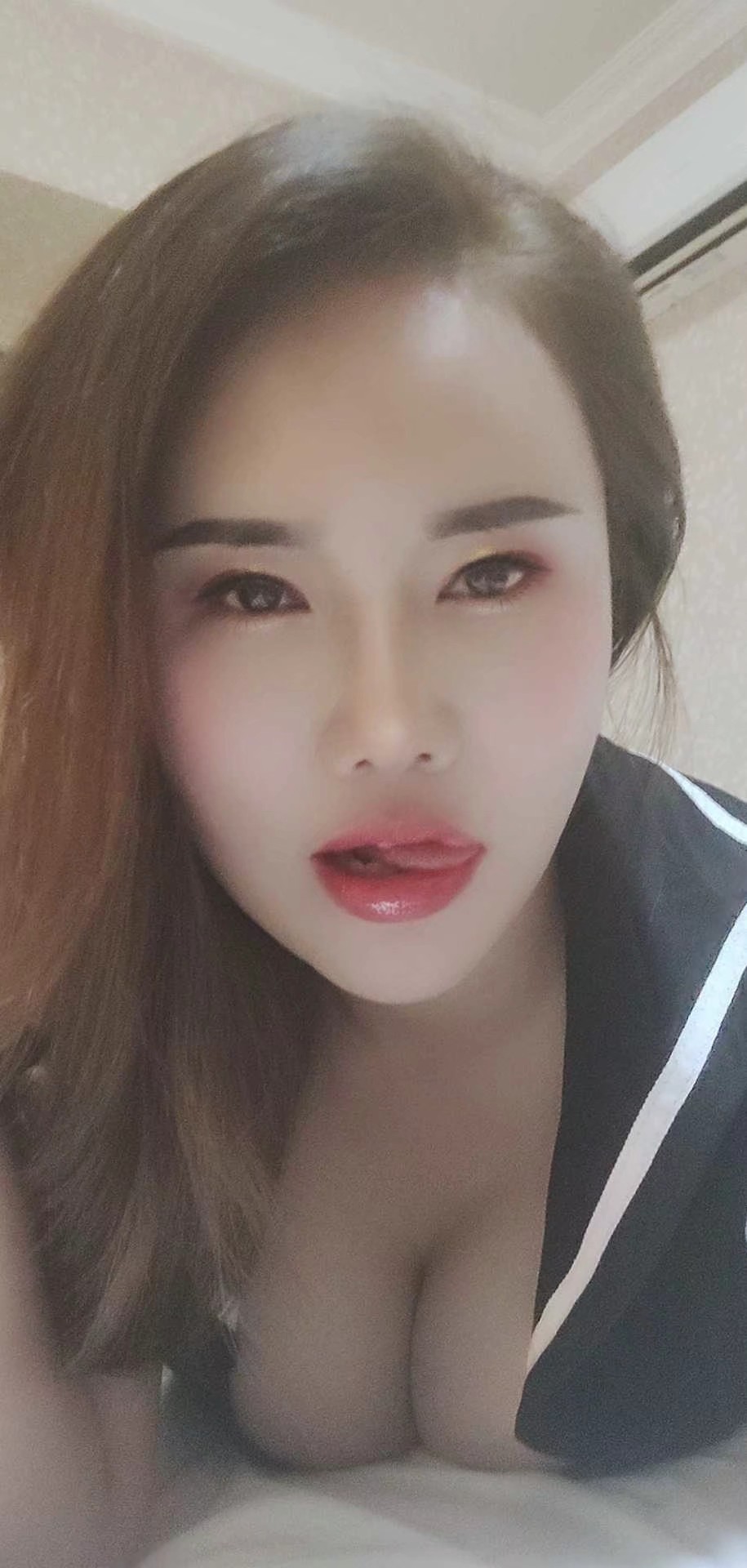 新天地大奶漂亮的薇薇