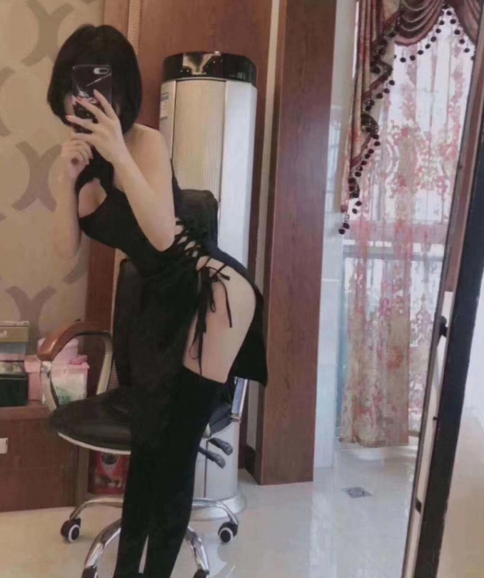 滨江爆干00后刚下水小妹